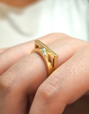 Sıra Taşlı Yüzük