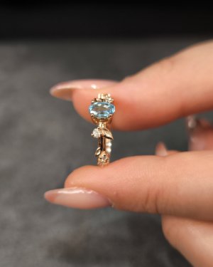 0.59 Karat Mavi Topaz Rose Pırlanta