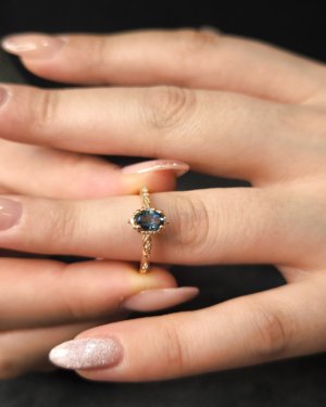 0.51 Karat London Blue Rose Pırlanta Yüzük