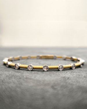 Yuvarlak Taşlı Kelepçe