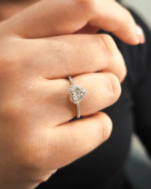 0.28 Karat Pırlanta Baget Kalp Yüzük